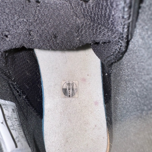 Jordan 6 - Picture 5 of 6